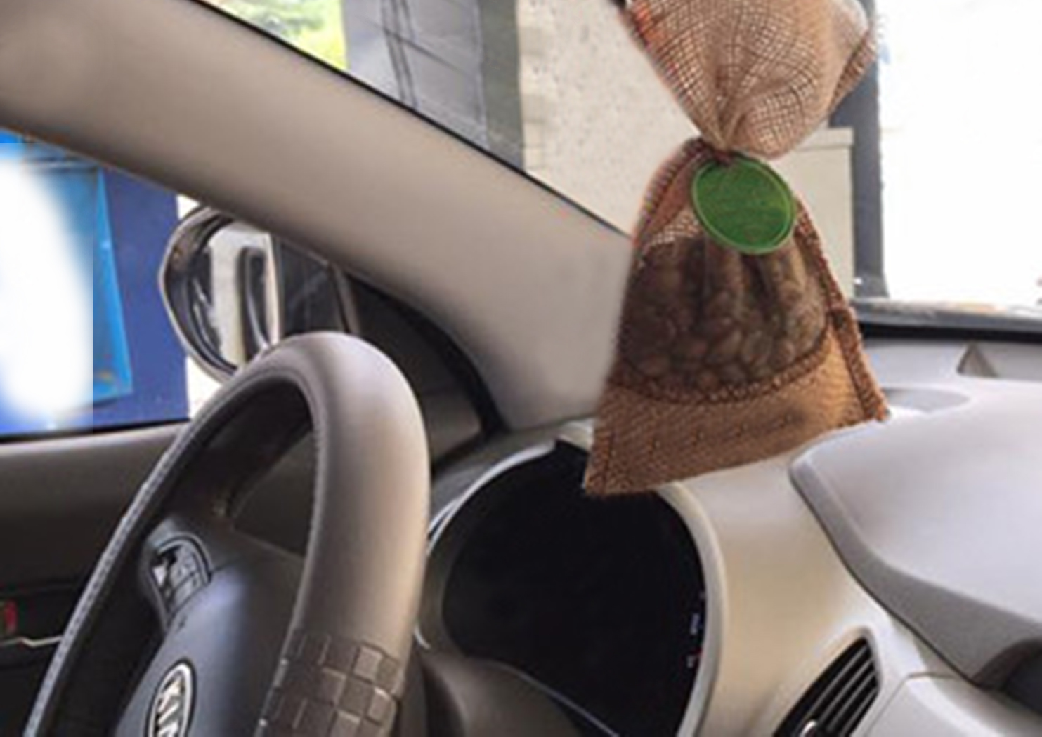 ưu điểm của cà phê rang mộc khử mùi xe hơi